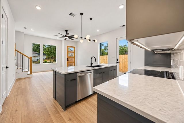 4425 Aledo Street A-B, Houston, TX 77051