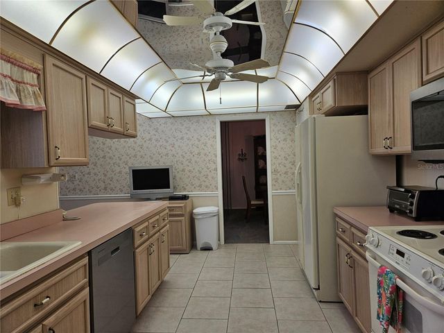 1505 N PEBBLE BEACH BOULEVARD, Sun City Center, FL 33573