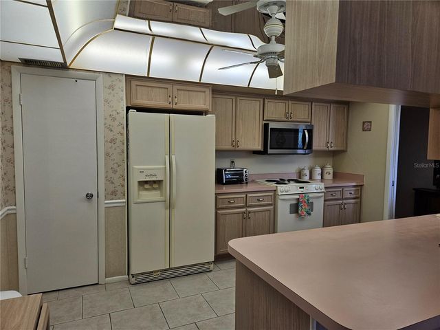 1505 N PEBBLE BEACH BOULEVARD, Sun City Center, FL 33573