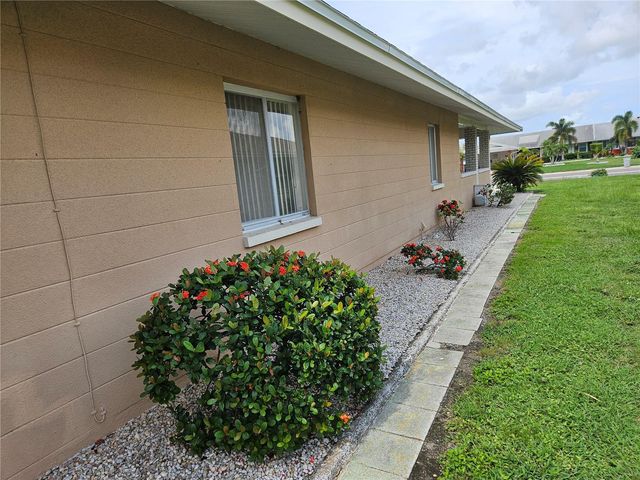 1505 N PEBBLE BEACH BOULEVARD, Sun City Center, FL 33573