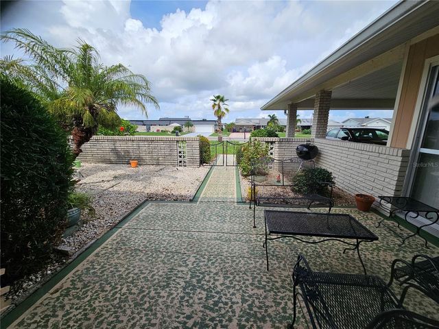 1505 N PEBBLE BEACH BOULEVARD, Sun City Center, FL 33573