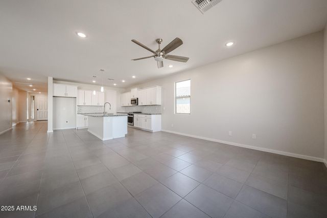 40666 W CRANE Drive, Maricopa, AZ 85138