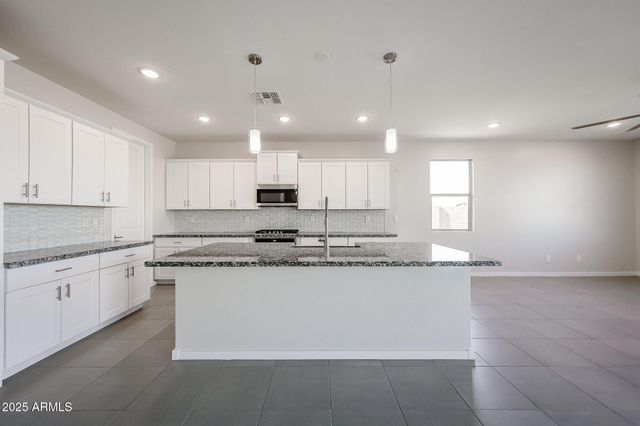 40666 W CRANE Drive, Maricopa, AZ 85138