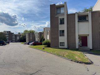 123 Burgundy Hill Lane, Middletown, CT 06457