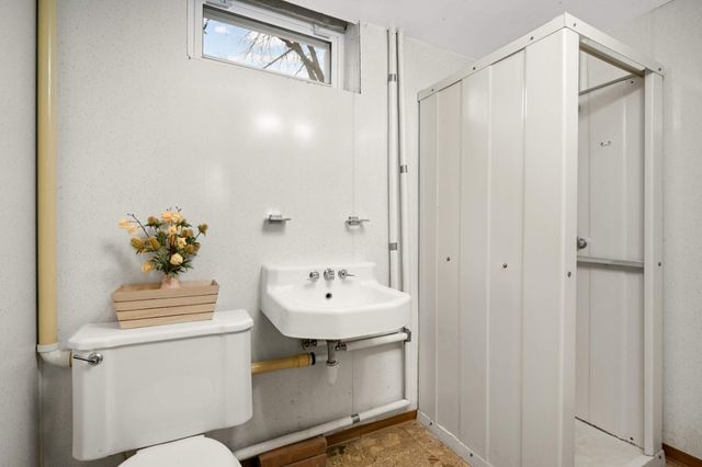 692 Grandview Avenue W, Roseville, MN 55113