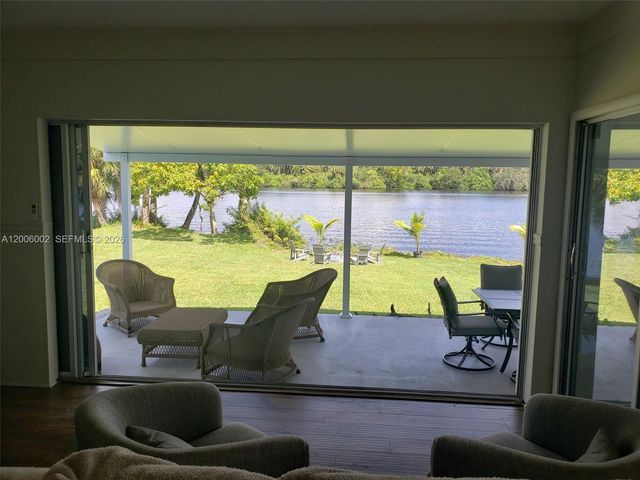 2111 Waylife Court, Alva, FL 33920