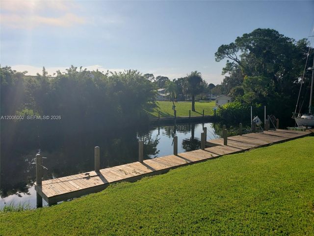 2111 Waylife Court, Alva, FL 33920