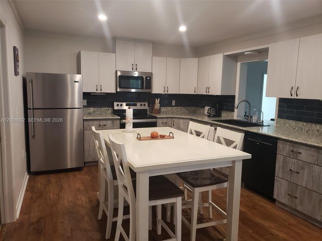 2111 Waylife Court, Alva, FL 33920