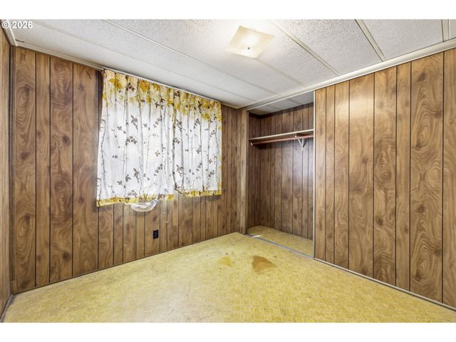 2080 HARBOR Dr, Springfield, OR 97477