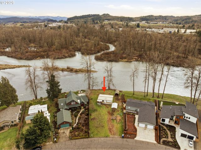 2080 HARBOR Dr, Springfield, OR 97477