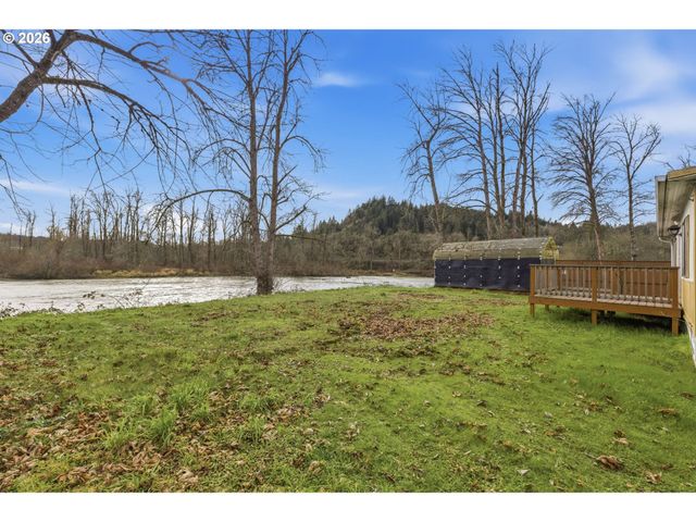 2080 HARBOR Dr, Springfield, OR 97477