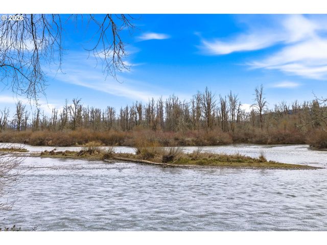 2080 HARBOR Dr, Springfield, OR 97477