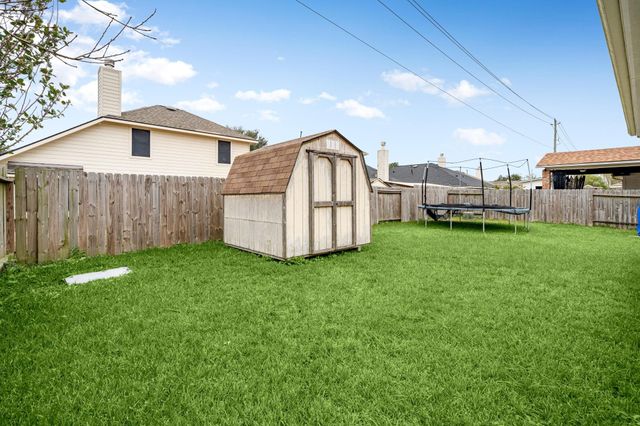 8315 Chicory Drive, Baytown, TX 77521