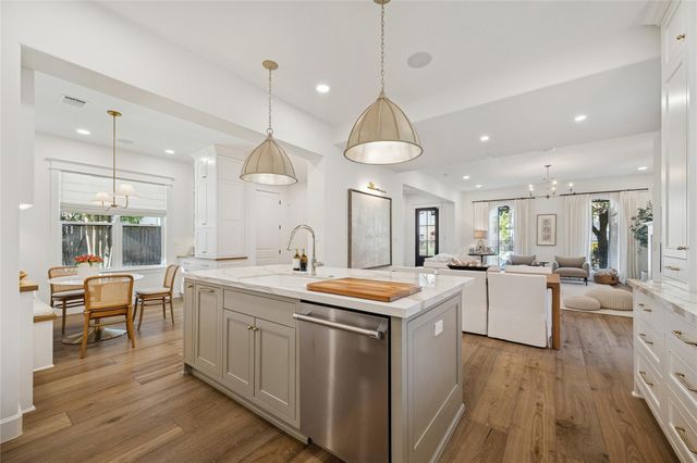 2031 Sheridan Street A, Houston, TX 77030