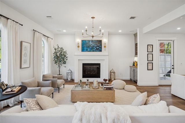 2031 Sheridan Street A, Houston, TX 77030