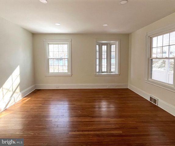 107 UPLAND TER, Bala Cynwyd, PA 19004
