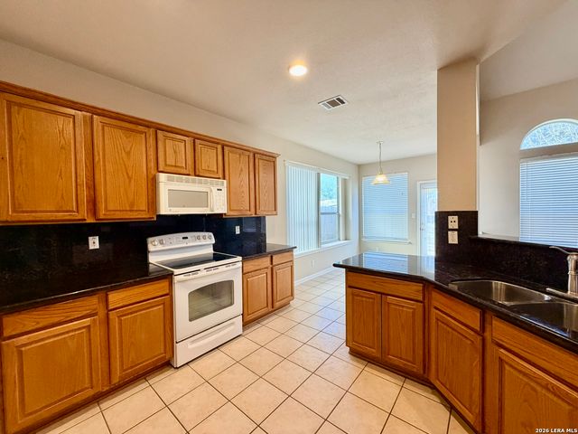 1218 knights cross, San Antonio, TX 78258