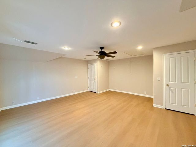 1218 knights cross, San Antonio, TX 78258