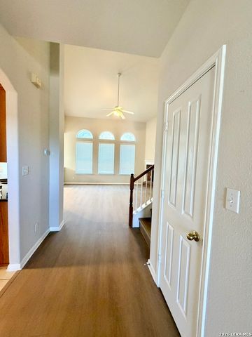 1218 knights cross, San Antonio, TX 78258