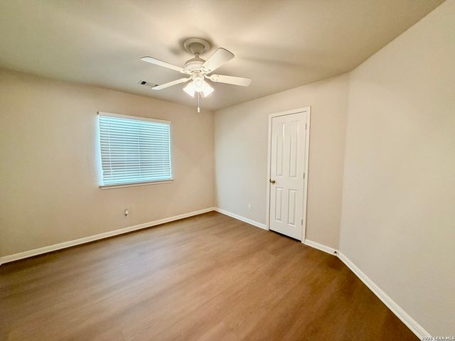 1218 knights cross, San Antonio, TX 78258