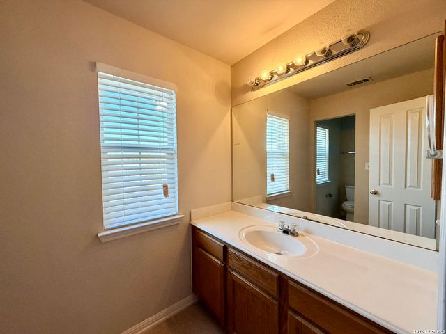 1218 knights cross, San Antonio, TX 78258