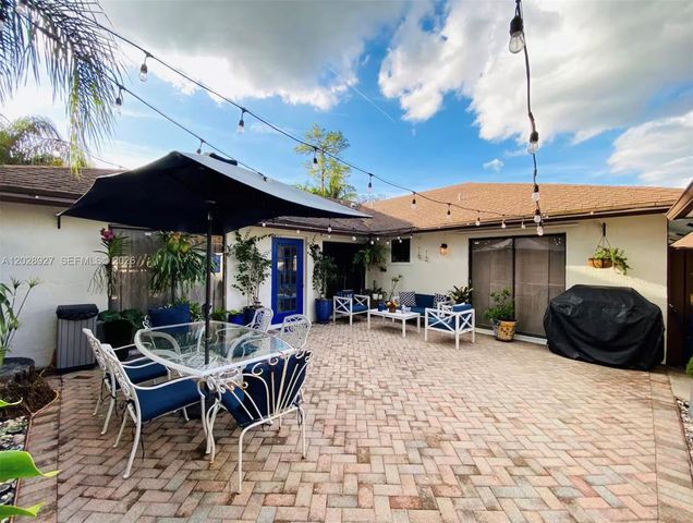 1293 Periwinkle Pl, Wellington, FL 33414