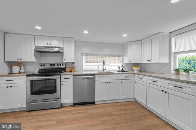 1402 VALLEY RD, Coatesville, PA 19320