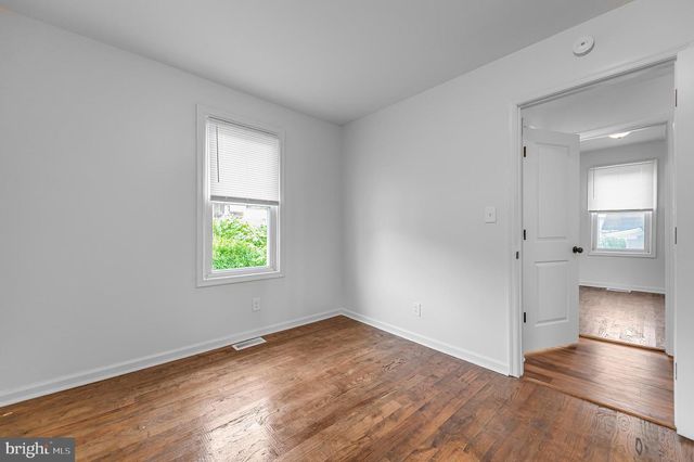 1402 VALLEY RD, Coatesville, PA 19320
