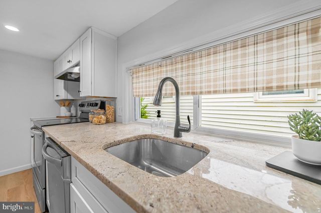 1402 VALLEY RD, Coatesville, PA 19320