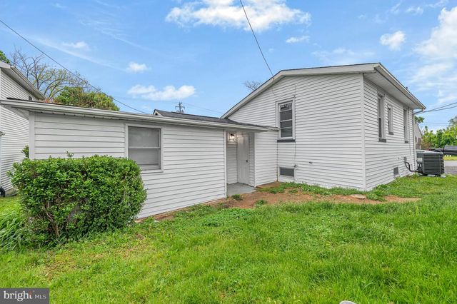 1402 VALLEY RD, Coatesville, PA 19320