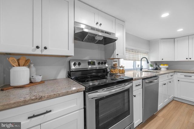 1402 VALLEY RD, Coatesville, PA 19320