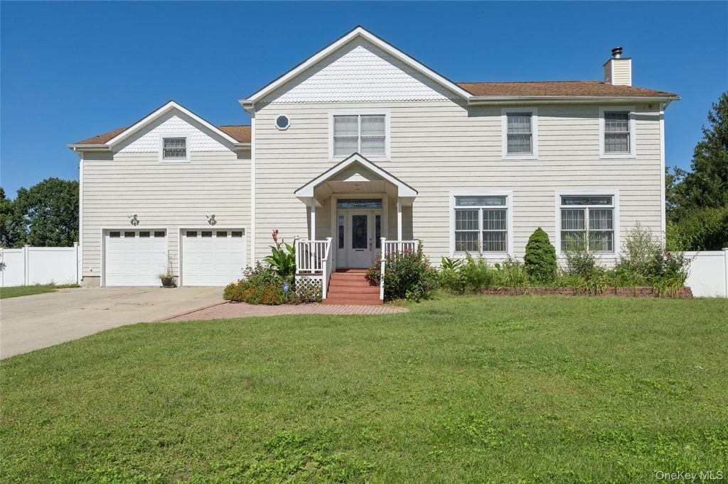 471 Southport Street, Ronkonkoma, NY 11779 — exterior