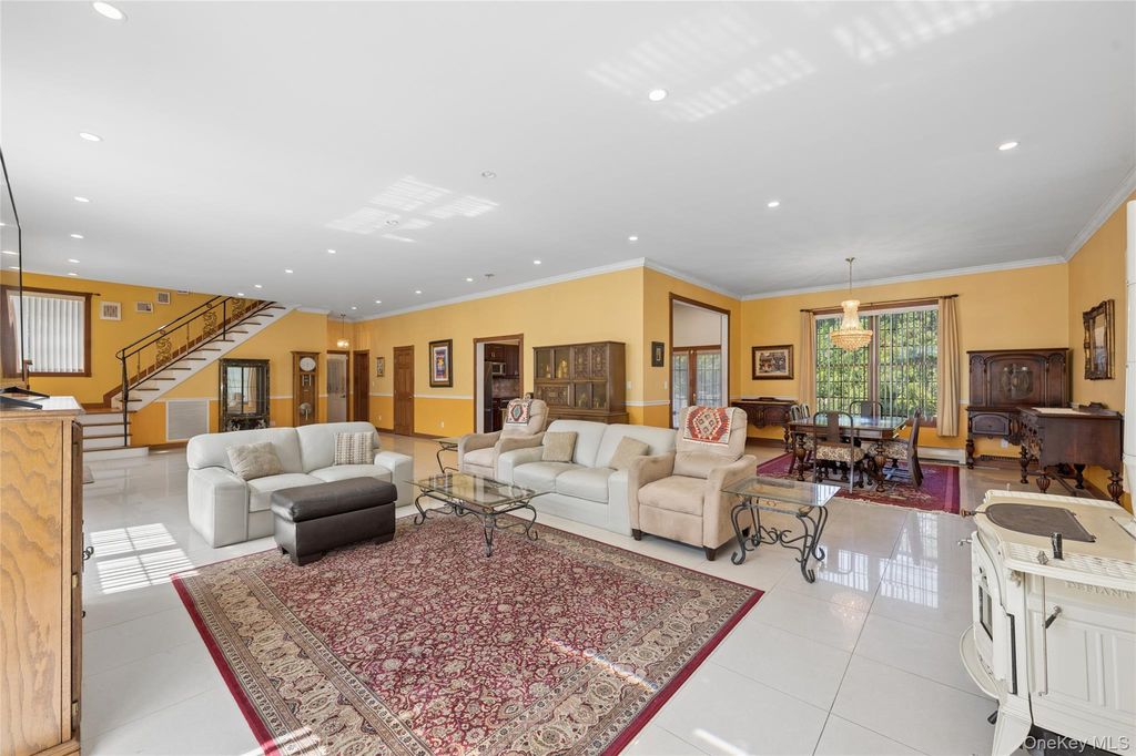 471 Southport Street, Ronkonkoma, NY 11779 — photo 3