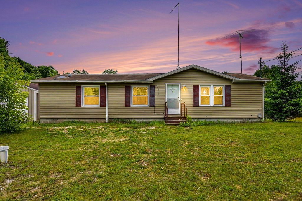 11644 E Hillis Road, Ferris Twp, MI 48877