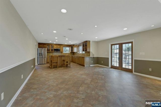 375 Sanford Avenue, Lyndhurst, NJ 07071