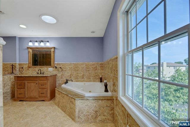 375 Sanford Avenue, Lyndhurst, NJ 07071