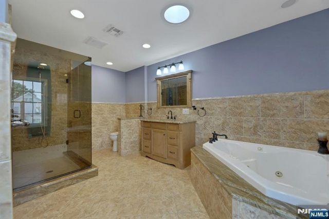 375 Sanford Avenue, Lyndhurst, NJ 07071