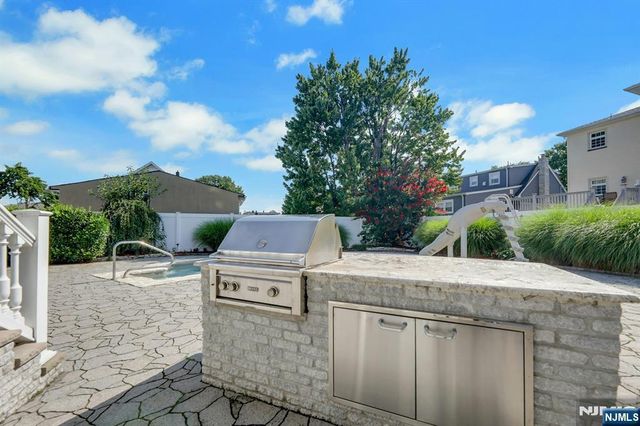 375 Sanford Avenue, Lyndhurst, NJ 07071