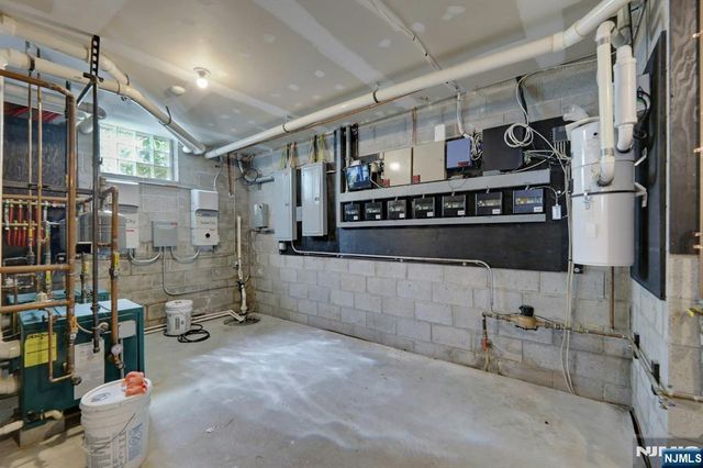 375 Sanford Avenue, Lyndhurst, NJ 07071