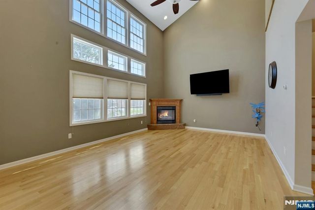 375 Sanford Avenue, Lyndhurst, NJ 07071
