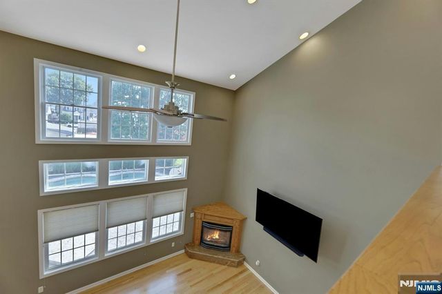 375 Sanford Avenue, Lyndhurst, NJ 07071