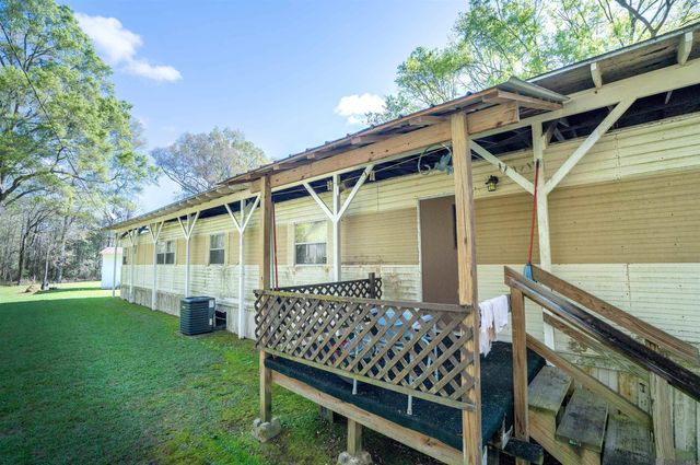 10657 Peairs Rd, Zachary, LA 70791