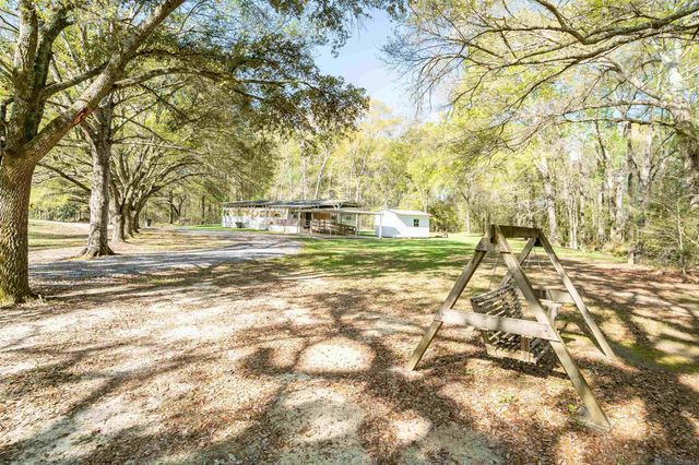 10657 Peairs Rd, Zachary, LA 70791