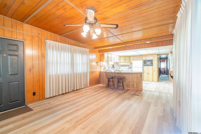 10657 Peairs Rd, Zachary, LA 70791