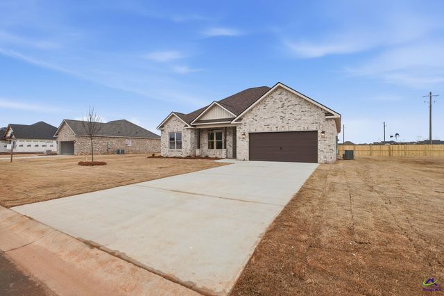 202 Farmland Circle, Perry, GA 31069