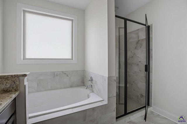 202 Farmland Circle, Perry, GA 31069