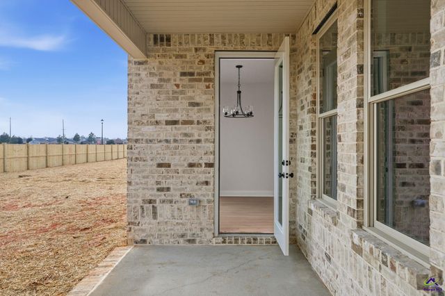 202 Farmland Circle, Perry, GA 31069