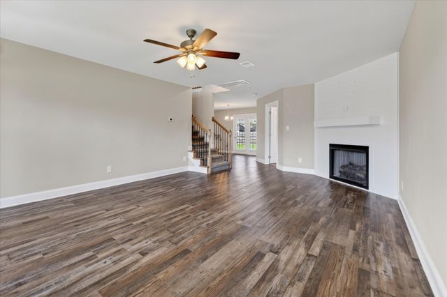 1061 Whitney Dr, Clarksville, TN 37042
