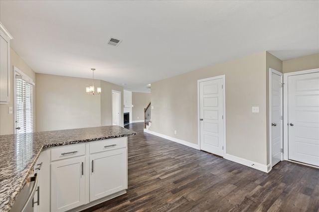 1061 Whitney Dr, Clarksville, TN 37042