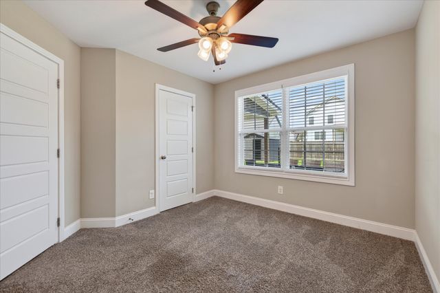 1061 Whitney Dr, Clarksville, TN 37042